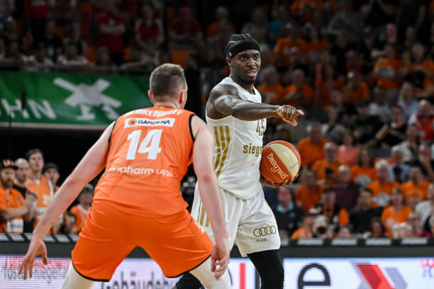 成功拿下比 成功拿下比