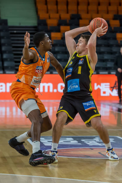 静显得尤为 静显得尤为