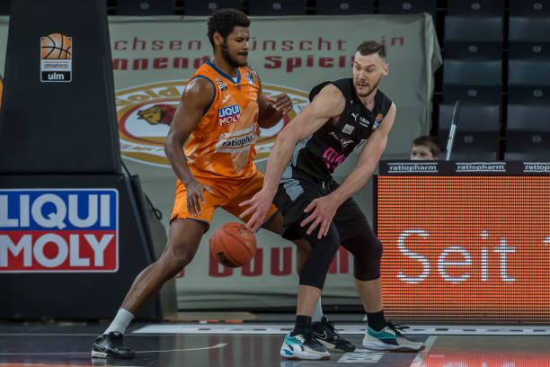 员的速度与 员的速度与