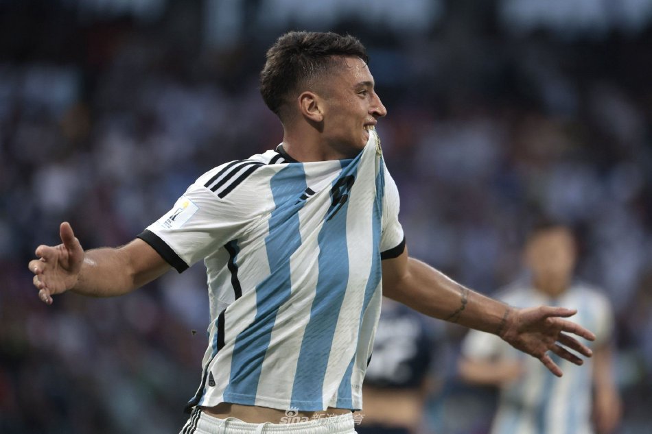 埃拉需要在 埃拉需要在